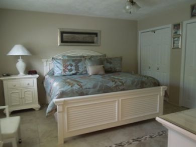 Ground Level Accommodation in Siesta key Three Pools